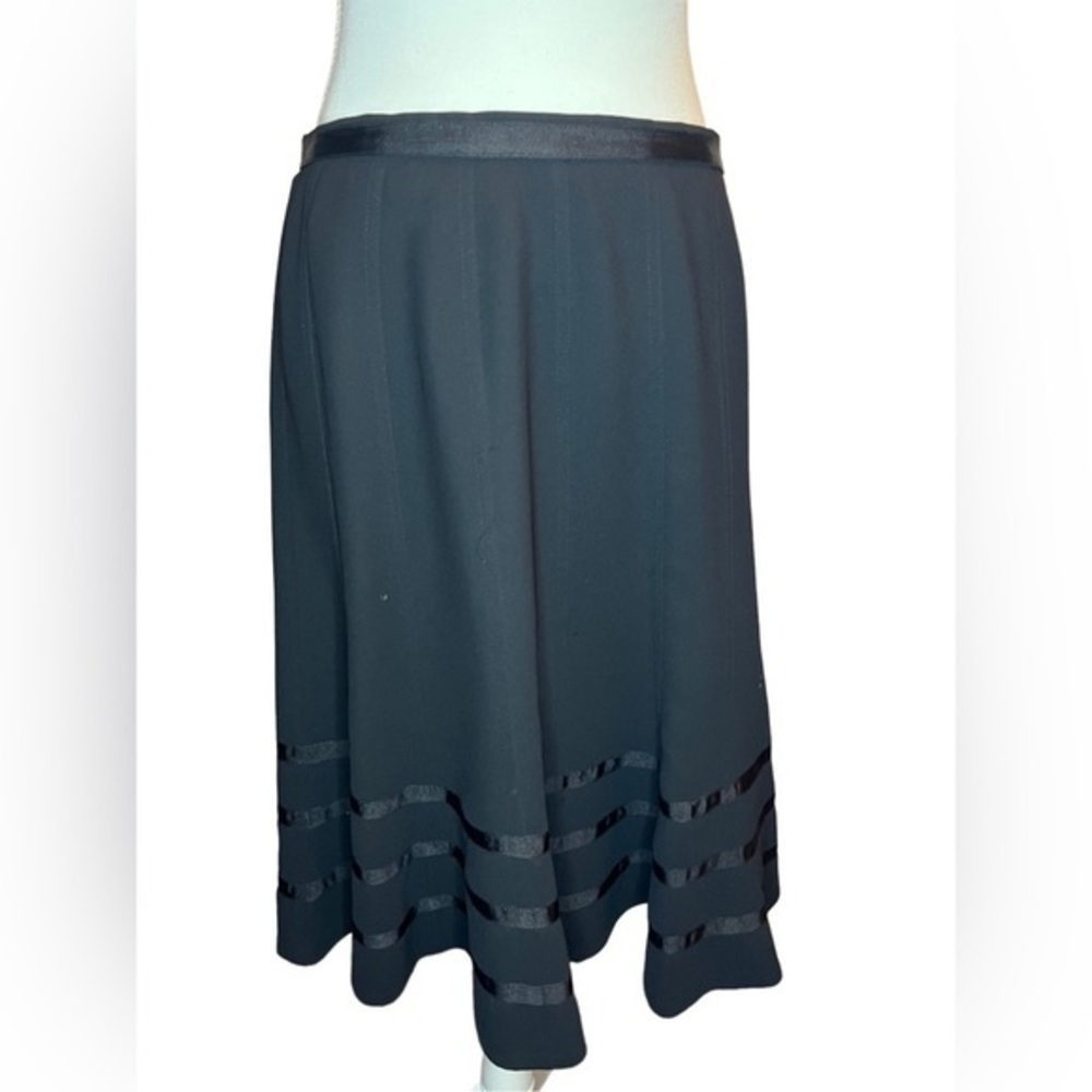⭐️ Black Laura skirt size 6